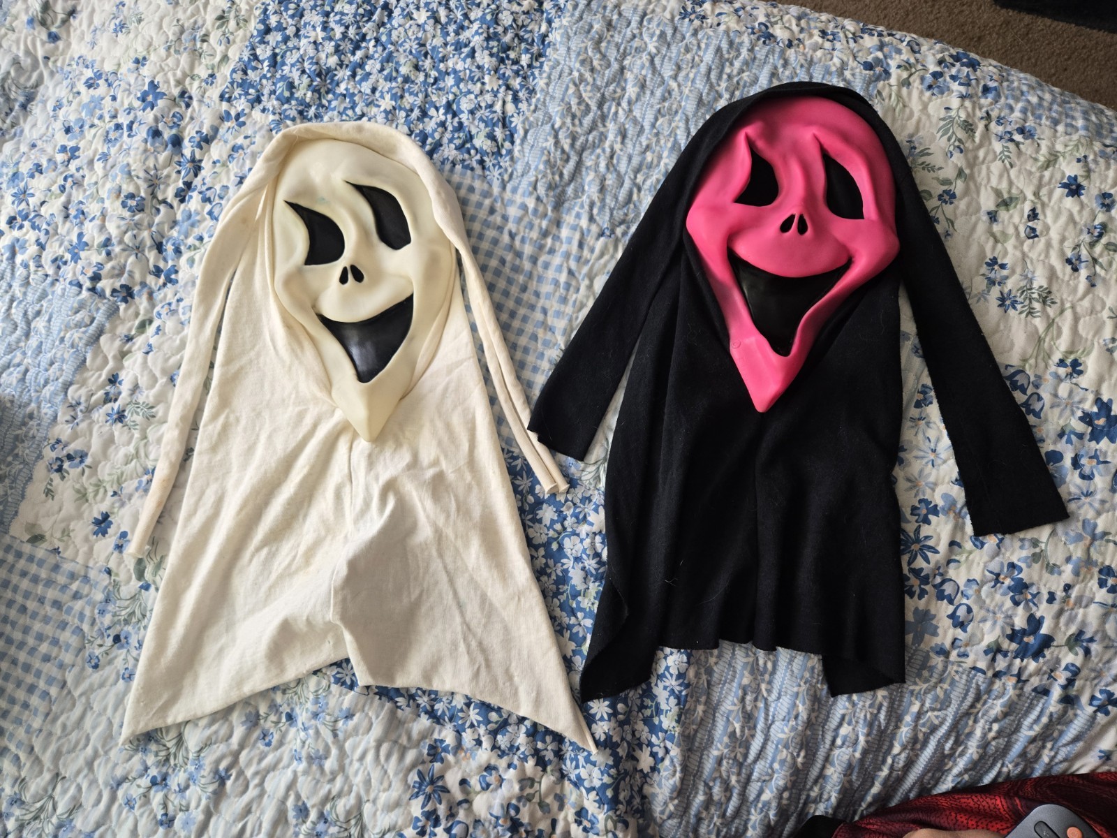 2 Vintage Fun World Div Happy Ghostface Masks