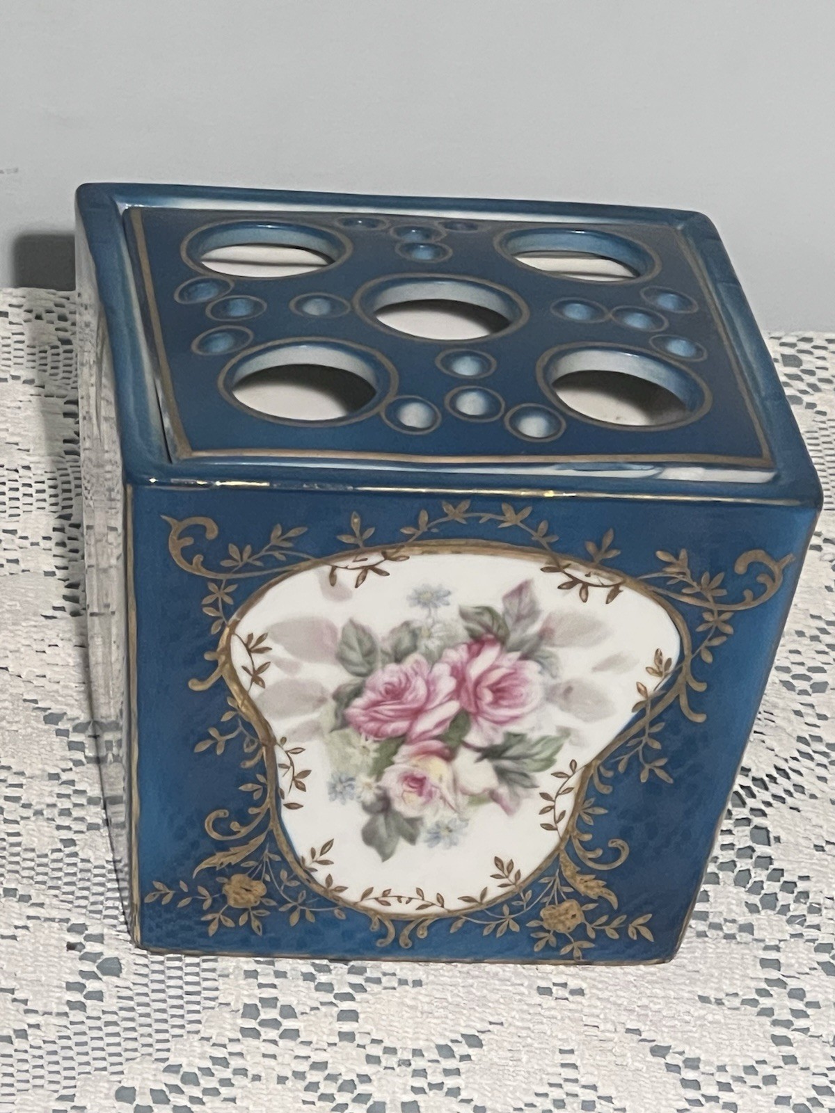 SEVRES Tulipiere French Porcelain Bough Pot Flower Frog Vase Early 1900’s - O3