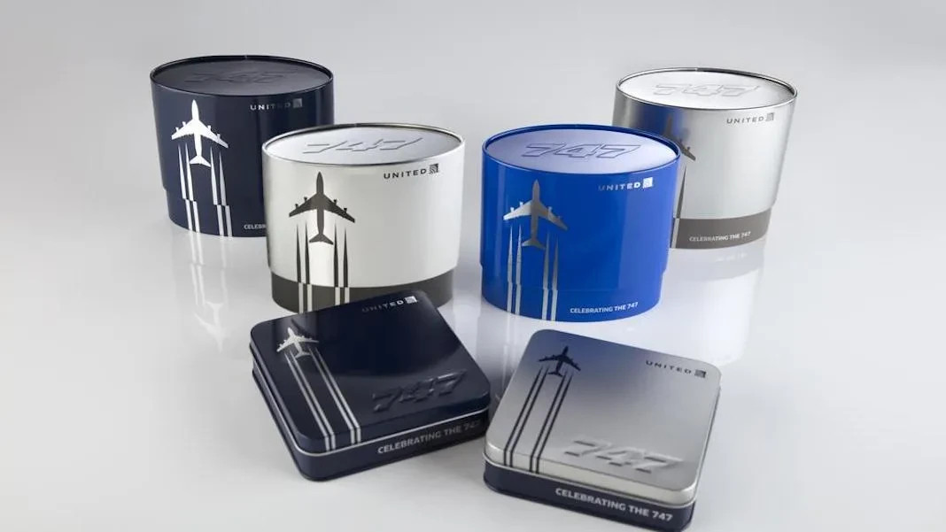 ULTRA RARE United Airlines Celebrating The 747 Tin First Class Amenity Kit ULTRA RARE United Airlines Celebrating The 747 Tin First Class Amenity Kit
