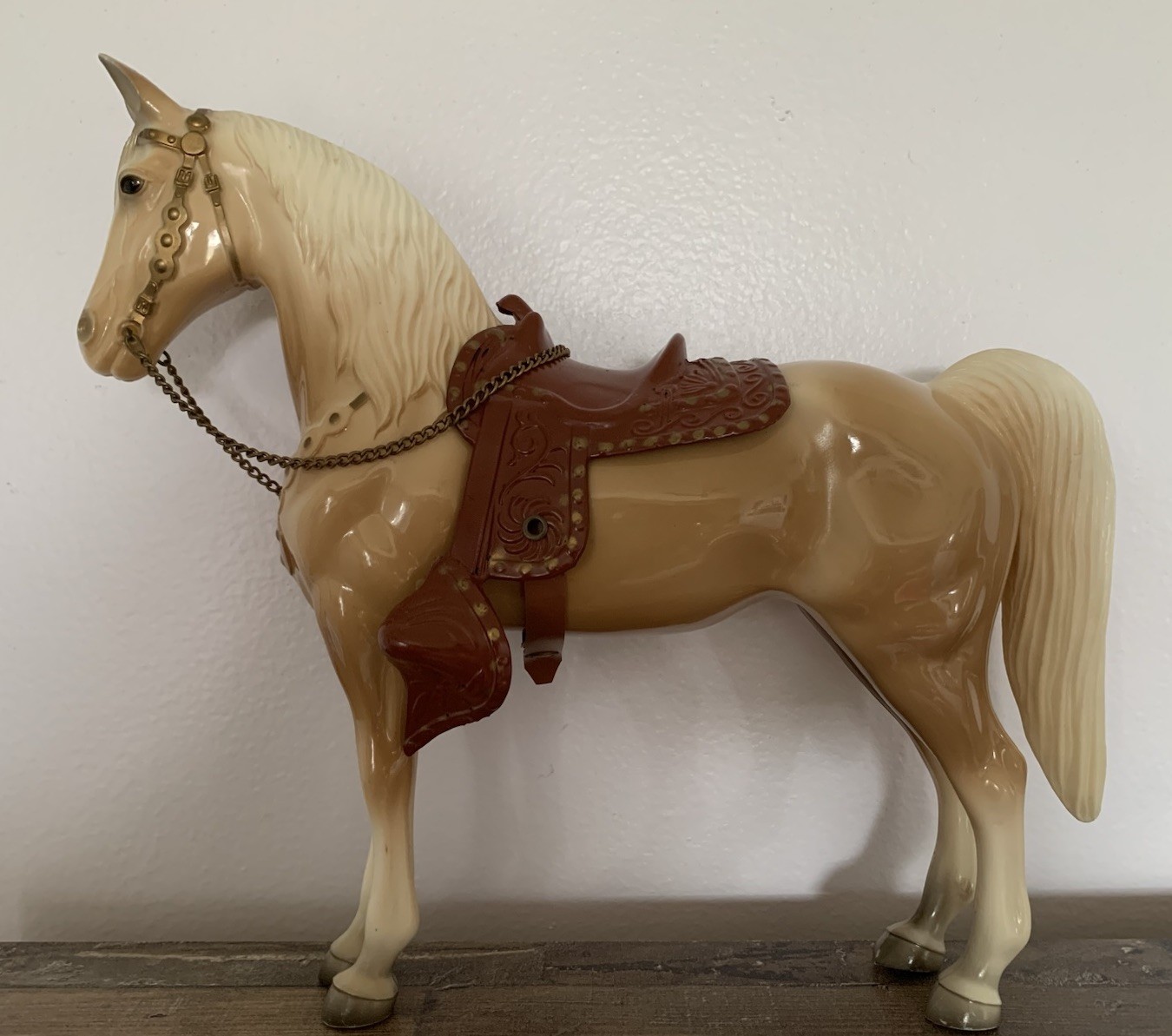 Breyer Vintage Traditional Model Western Horse Palomino *READ* Breyer Vintage Traditional Model Western Horse Palomino *READ*