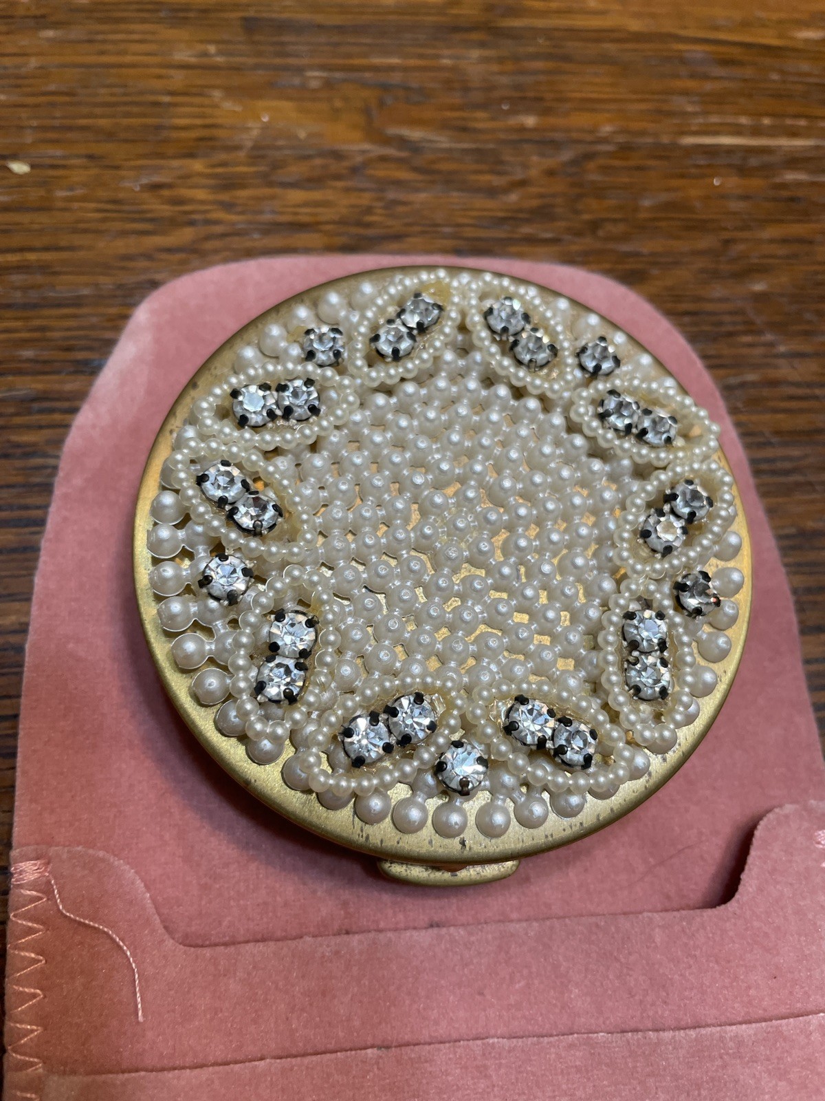 Vintage Faux pearl and rhinestone Powder Compact Vintage Faux pearl and rhinestone Powder Compact