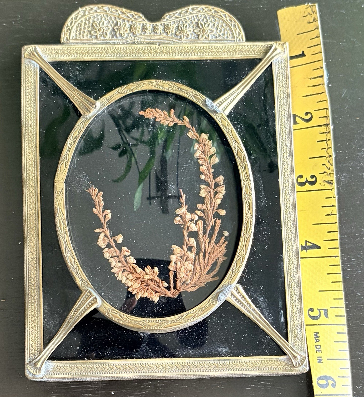 Vintage metal-framed dried Flowers Small Old Picture