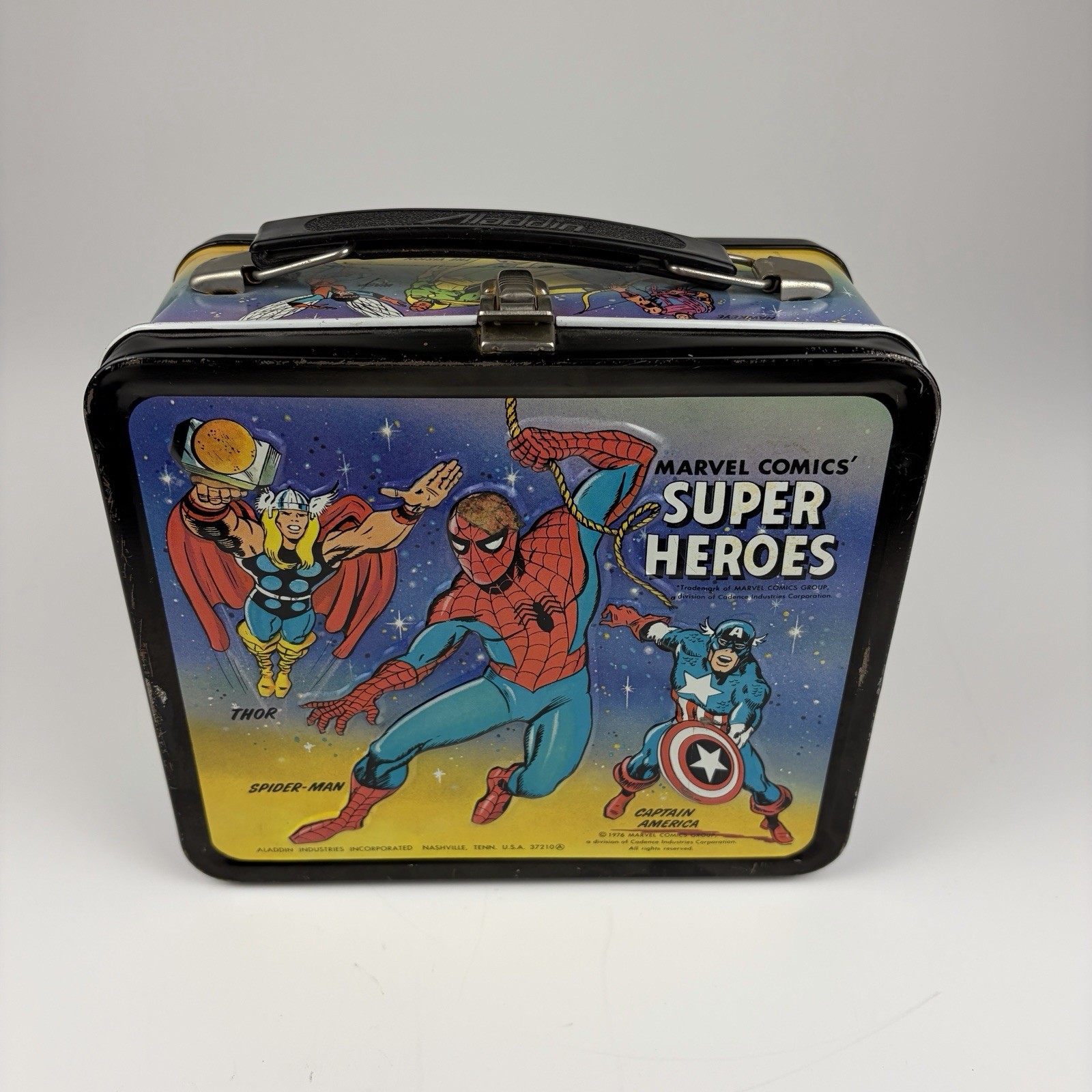 1976 Vintage Marvel Comics Super Heroes Metal Lunch Box – Aladdin Industries 1976 Vintage Marvel Comics Super Heroes Metal Lunch Box – Aladdin Industries
