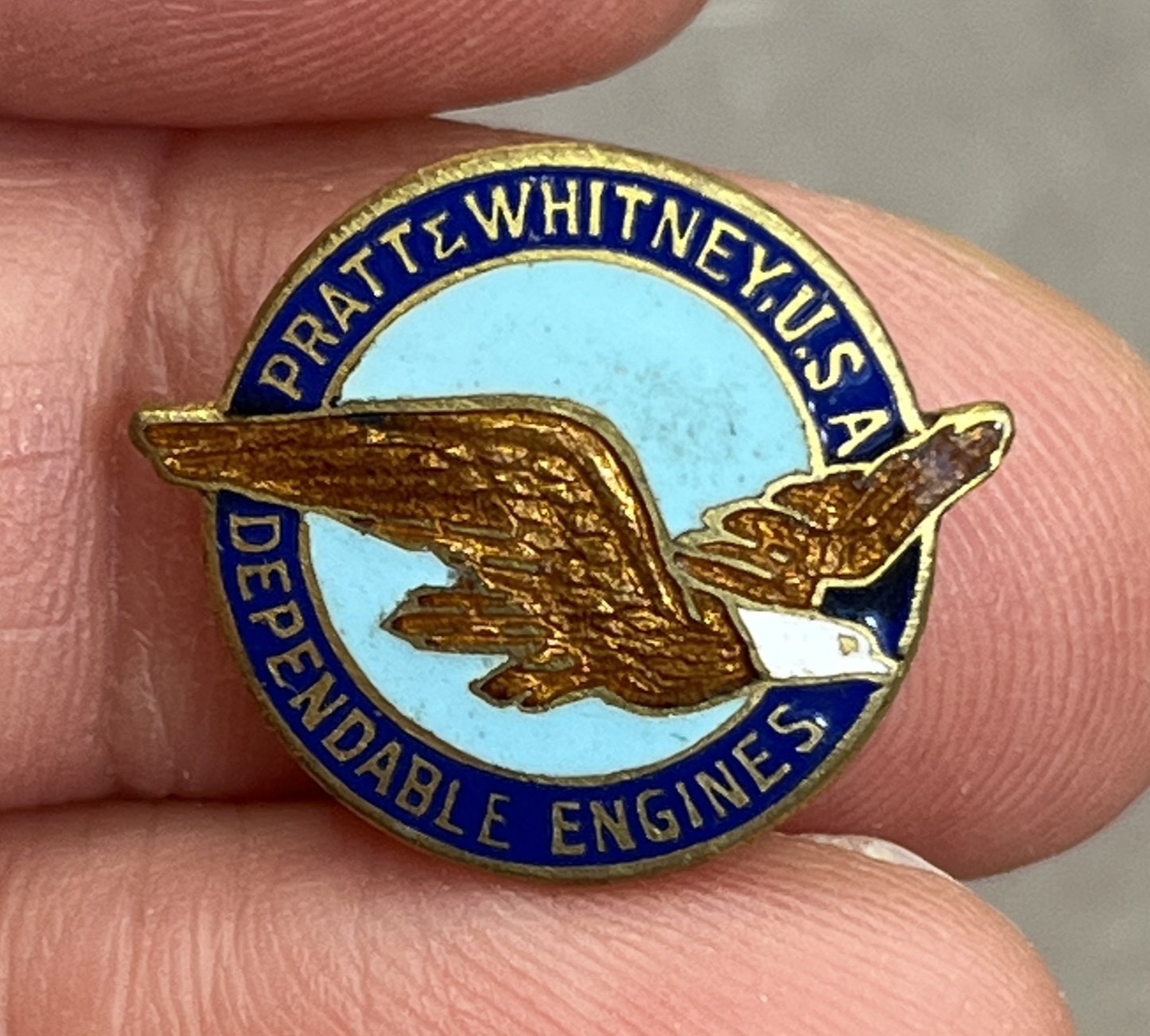 Vintage Pratt & Whitney USA Dependable Engines Enamel Pinback Awesome 3/4
