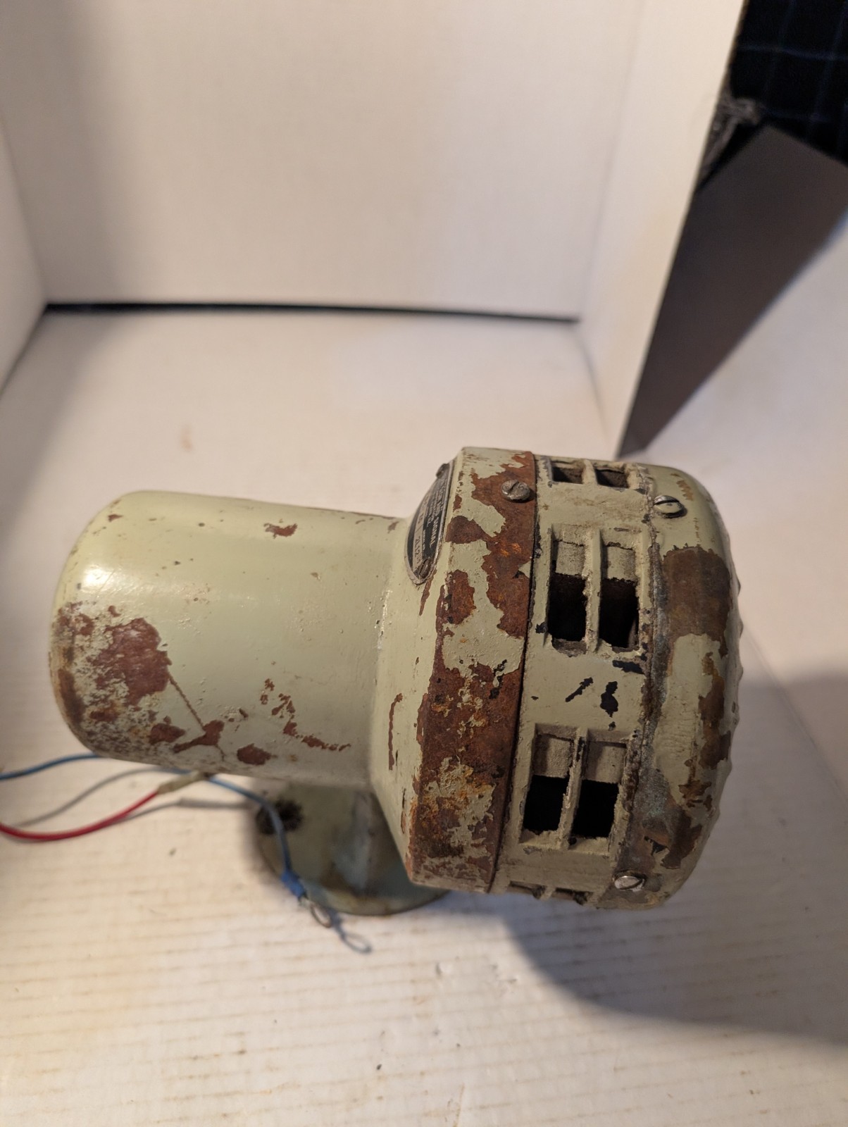 Vintage Federal Sign & Signal Model EG 12V Police Fire Ambulance Siren WORKING
