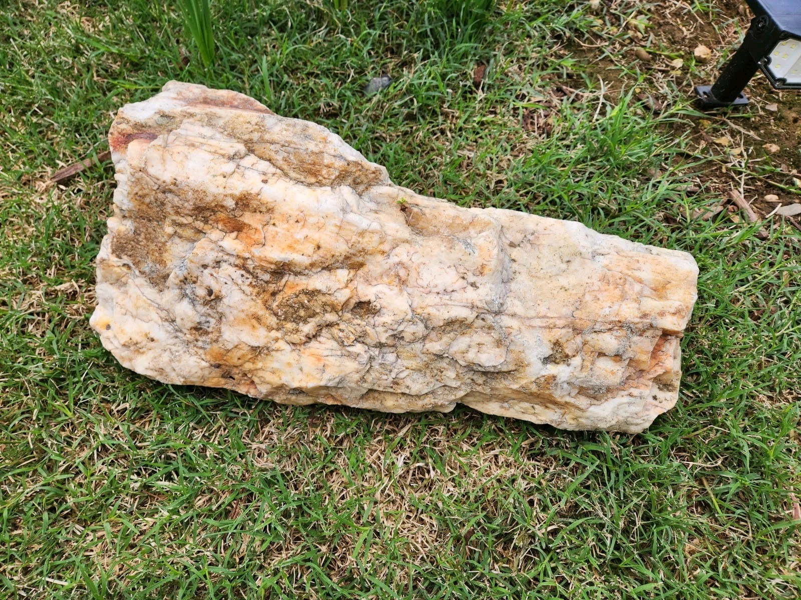 36 LB A+ LARGE NATURAL QUARTZ RED ORANGE PINK WHITE CRYSTAL MINERALS STONE ROCK 36 LB A+ LARGE NATURAL QUARTZ RED ORANGE PINK WHITE CRYSTAL MINERALS STONE ROCK