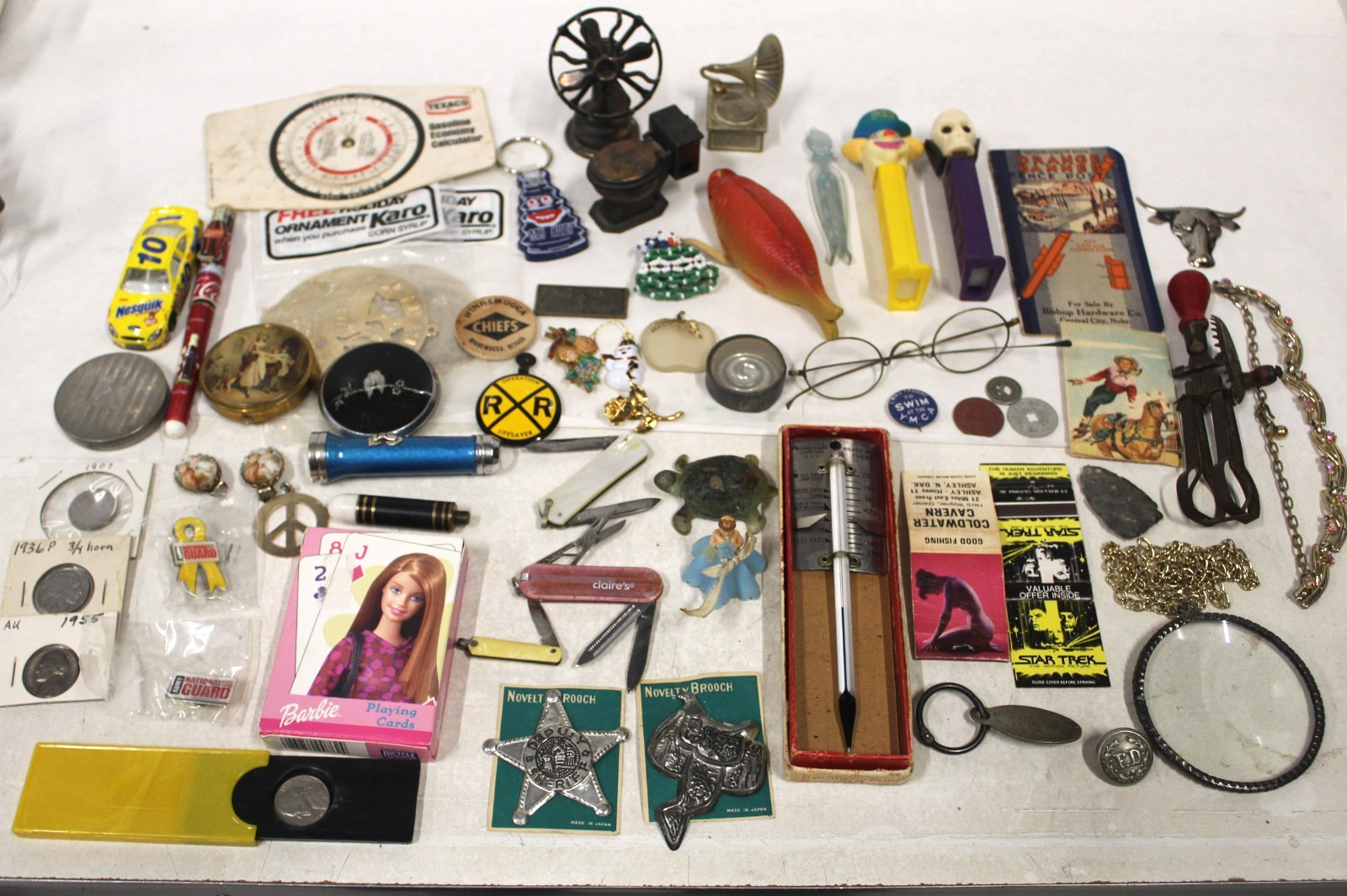 Junk Drawer Lot of Vintage & Antique Collectibles Junk Drawer Lot of Vintage & Antique Collectibles