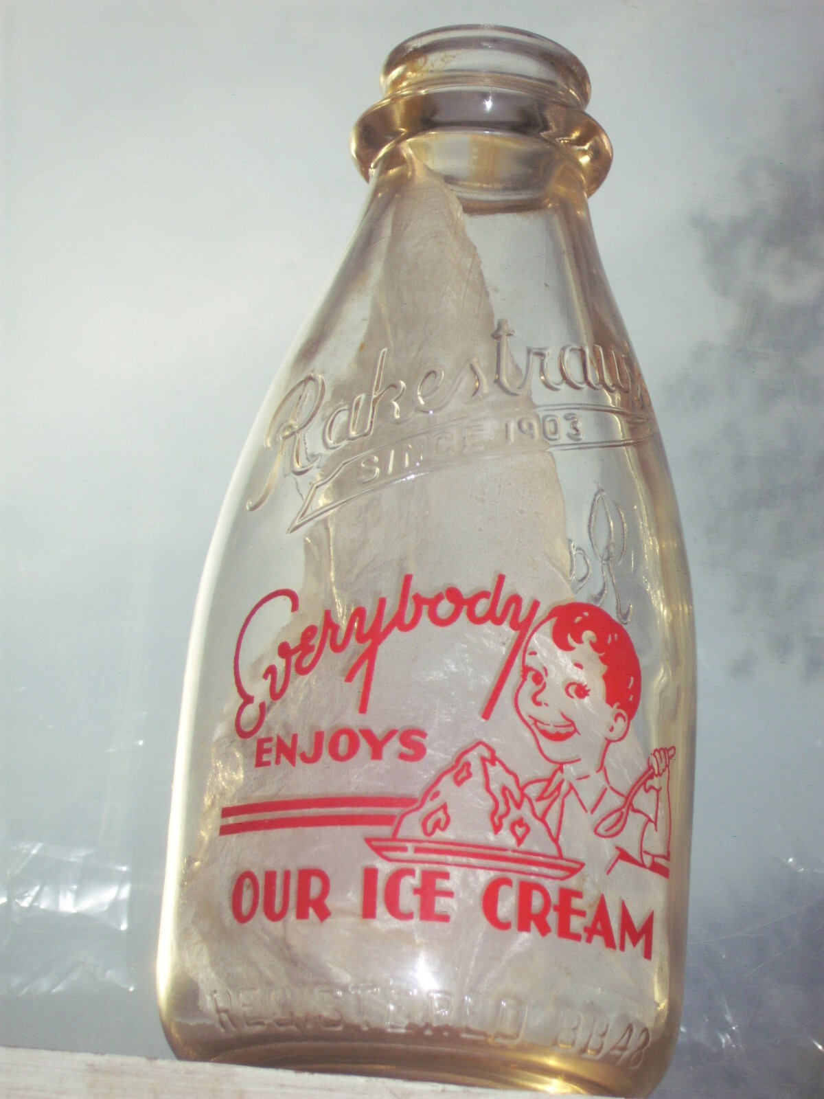 1 qt. Rakestraw's milk bottle, Mechanicsburg, Pa. 5¢ store deposit ice cream 1 qt. Rakestraw's milk bottle, Mechanicsburg, Pa. 5¢ store deposit ice cream