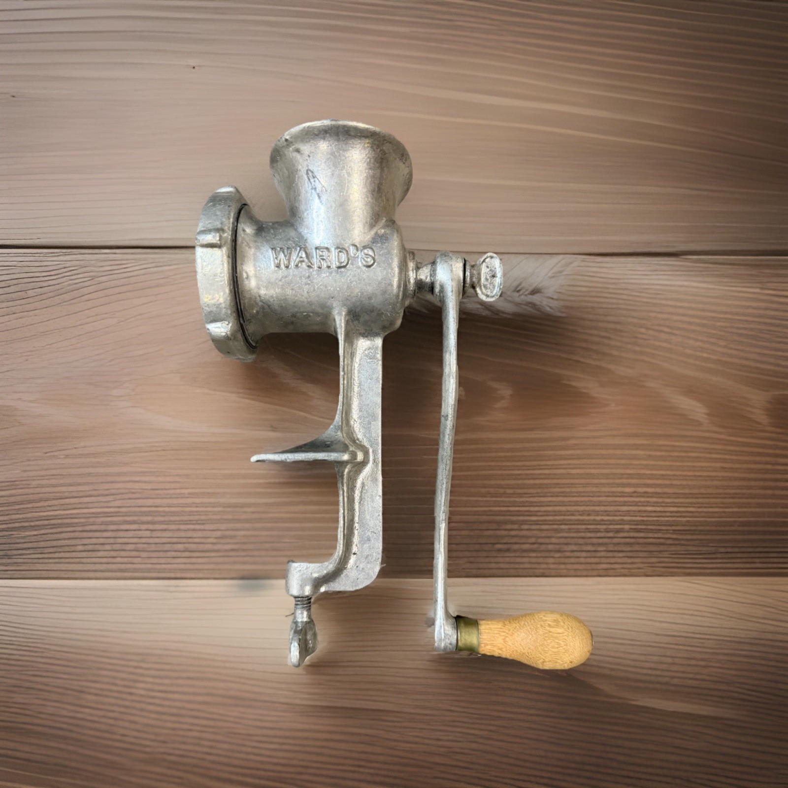 Montgomery Ward's Cast Iron Meat Grinder Wood Handle Vintage Rare Condition 🔥 Montgomery Ward's Cast Iron Meat Grinder Wood Handle Vintage Rare Condition 🔥