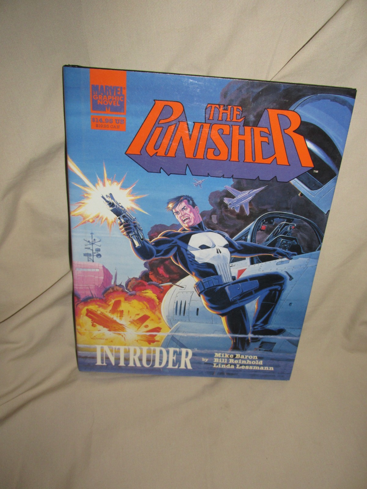 The Punisher Intruder - 1989 HC w/ Dust Jacket Complete Mike Baron Marvel