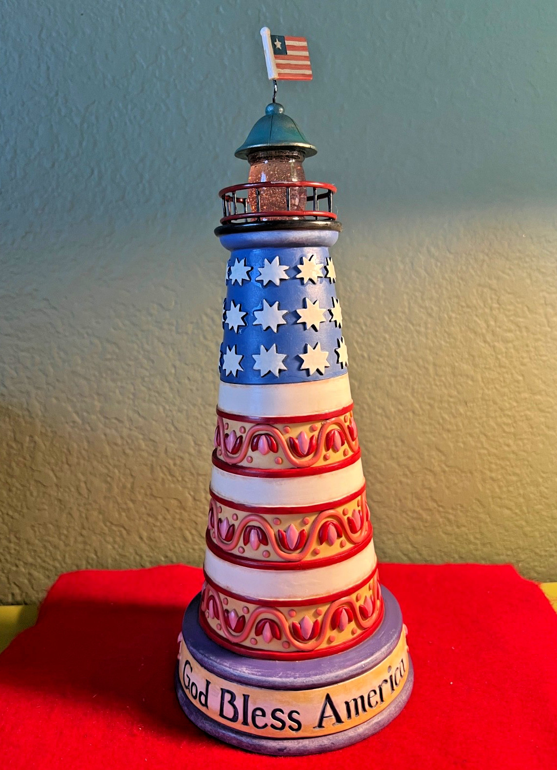 2003 Jim Shore ”One Nation Under God” Lighthouse 117046 11.5x4.5 2003 Jim Shore ”One Nation Under God” Lighthouse 117046 11.5x4.5
