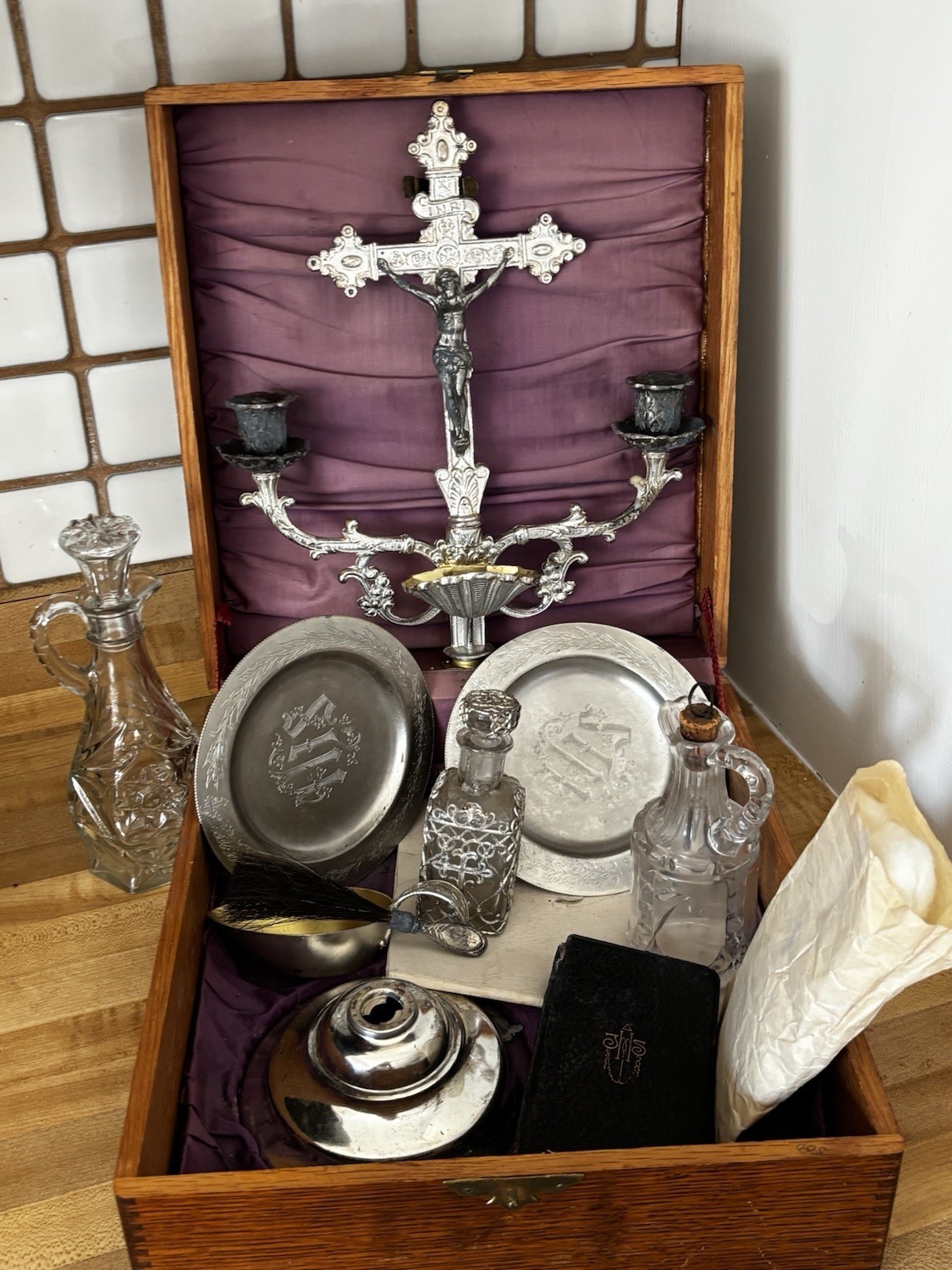 Antique Last Rites Sick Call Kit Catholic Death Priest Silver Plate Oddity Wood Antique Last Rites Sick Call Kit Catholic Death Priest Silver Plate Oddity Wood