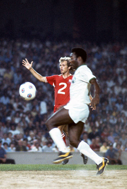 Pele' #10 New York Cosmos in action at an NASL Soccer game circa 1- Old Photo 29