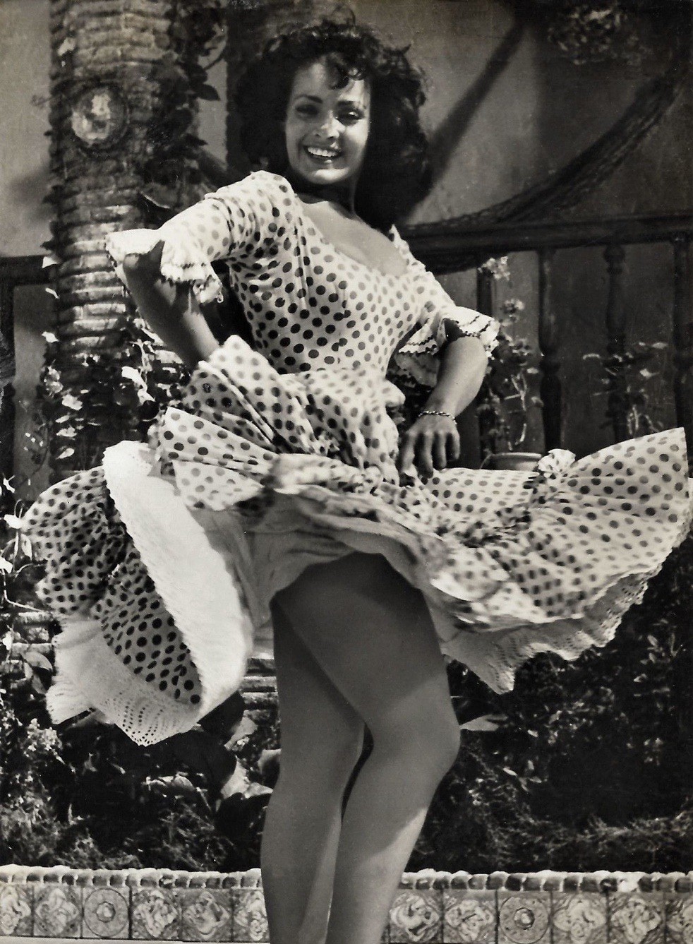 Carmen Sevilla Iconic Spanish actress and singer 8.5x11 Luster PHOTO Reprint. Carmen Sevilla Iconic Spanish actress and singer 8.5x11 Luster PHOTO Reprint.