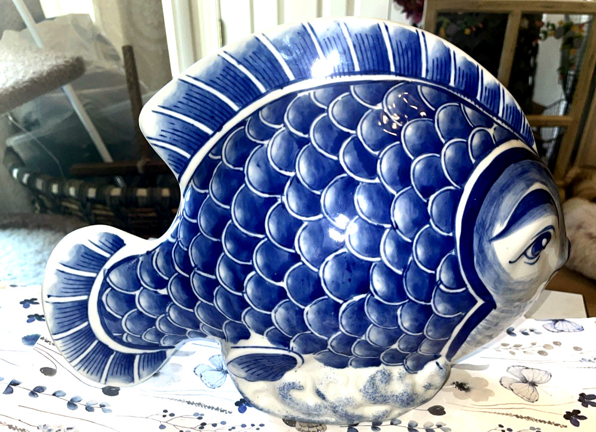 Lg Unique Blue White Chinoiserie Fish Figurine Heavy Porcelain Asian Hamptons A2 Lg Unique Blue White Chinoiserie Fish Figurine Heavy Porcelain Asian Hamptons A2
