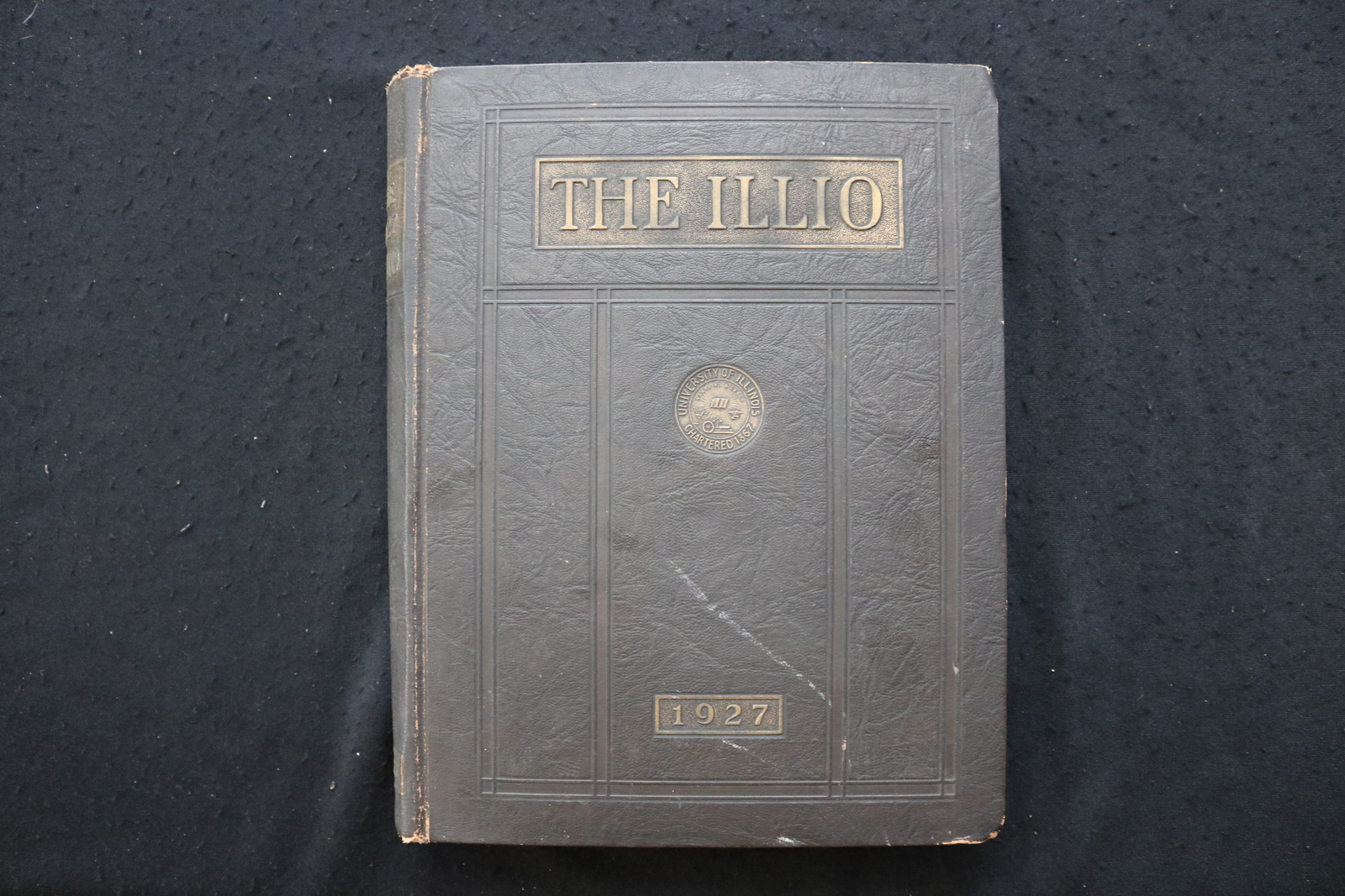 1927 THE ILLIO UNIVERSITY OF ILLINOIS YEARBOOK - URBANA-CHAMPAIGN, IL - YB 3532 1927 THE ILLIO UNIVERSITY OF ILLINOIS YEARBOOK - URBANA-CHAMPAIGN, IL - YB 3532