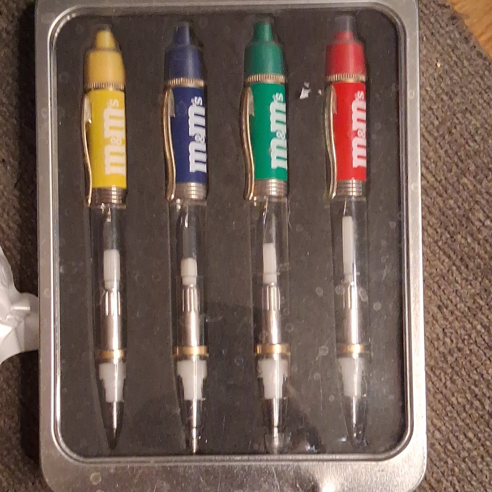 M&M\'s Collectible 4-Pen Set in Tin Case, Yellow Blue Green Red Plastic Light Up
