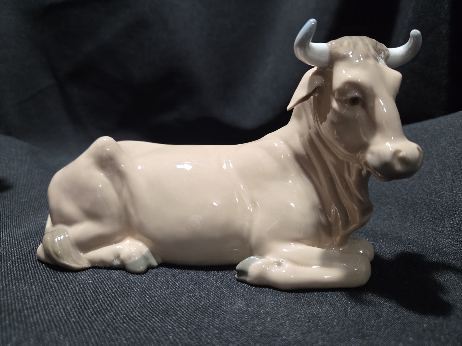 NAO by Lladro Cow/Ox nativity figurine glossy porcelain finish #309 Christmas NAO by Lladro Cow/Ox nativity figurine glossy porcelain finish #309 Christmas