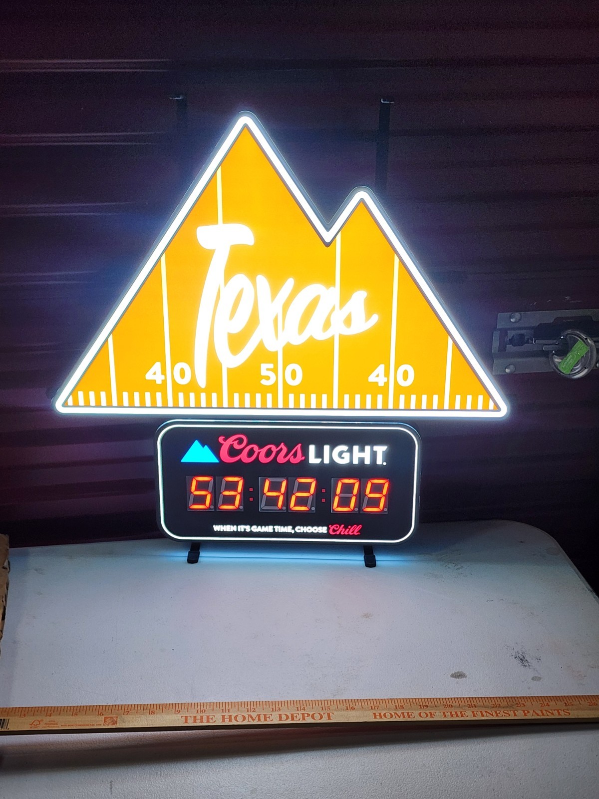 24x24 Coors LIGHT BEER University Of Texas Longhorns BAR SIGN MAN CAVE Clock