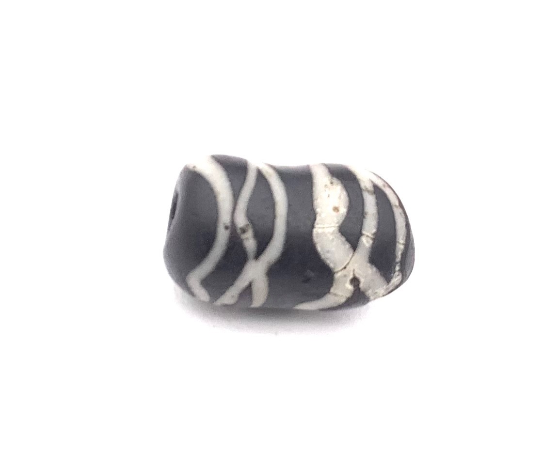 Rare Antique Venetian WoundBlack n White Rattlesnake African trade Beads Rare Antique Venetian WoundBlack n White Rattlesnake African trade Beads
