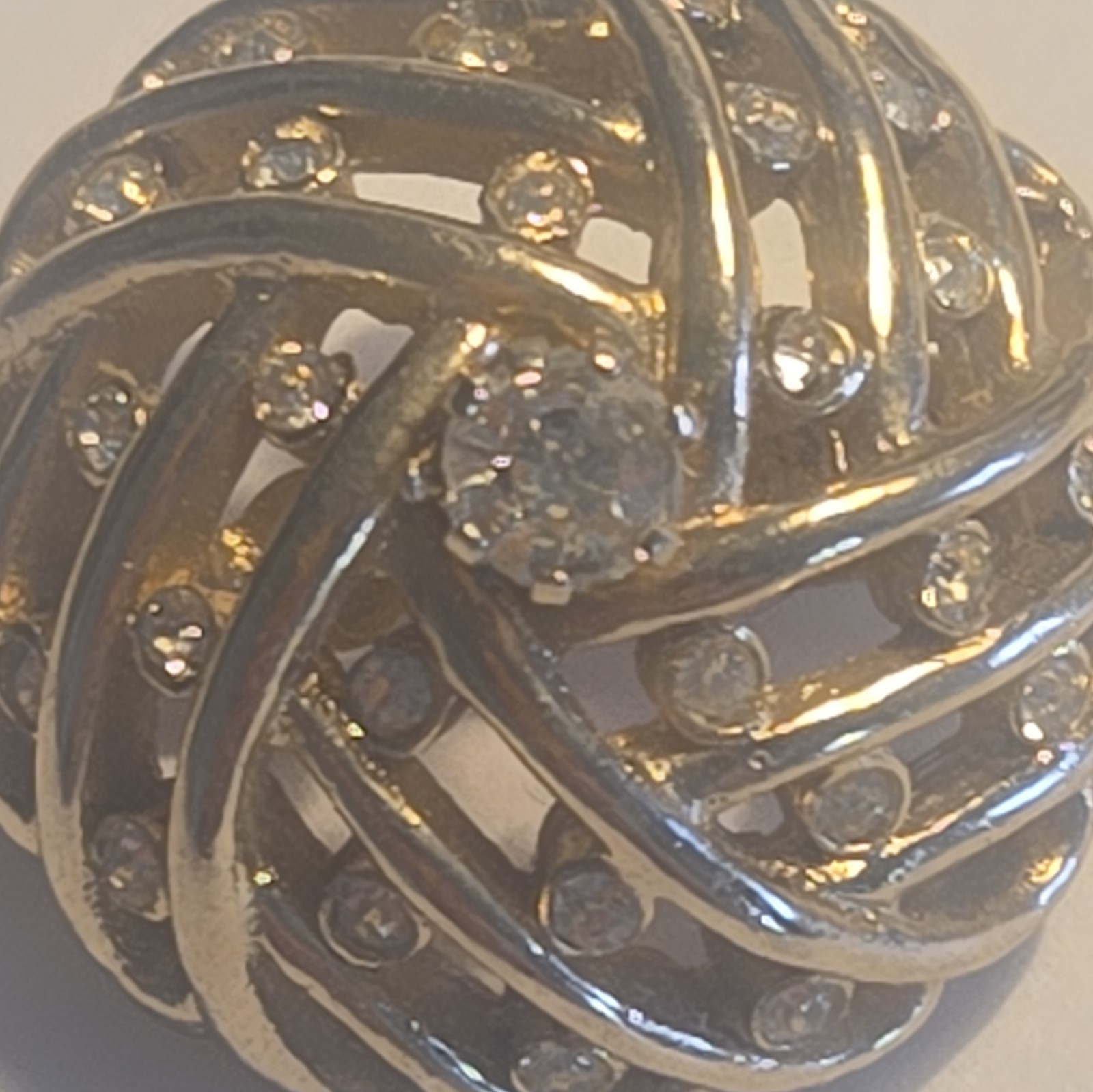 Clear Rhinestone Vintage Brooch Twist Pin Gold Tone pat number 2066969. 1\ Clear Rhinestone Vintage Brooch Twist Pin Gold Tone pat number 2066969. 1\