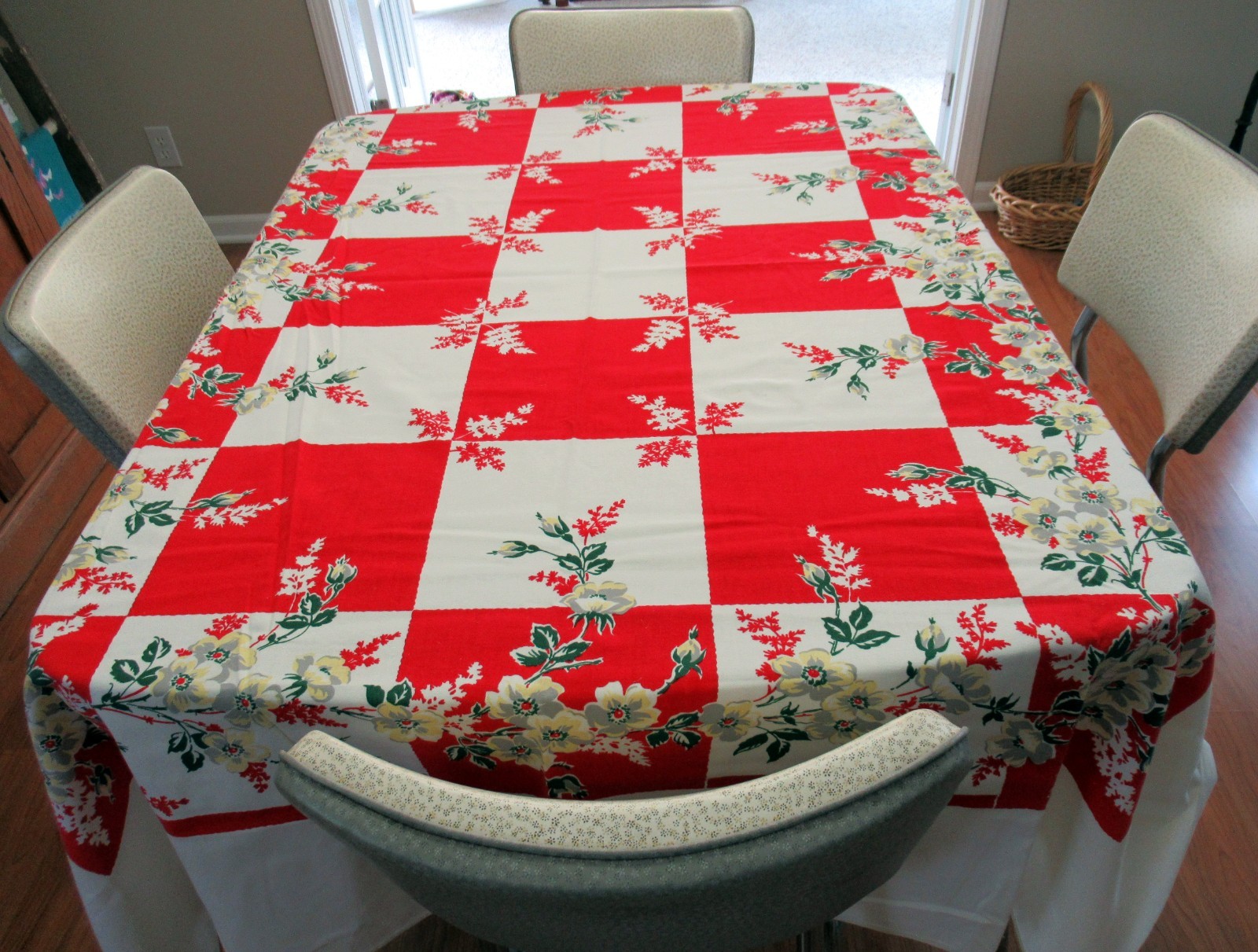VTG LARGE Red White Check Floral Cotton Tablecloth EXC 60 x 74 VTG LARGE Red White Check Floral Cotton Tablecloth EXC 60 x 74