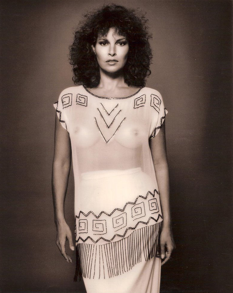 A Raquel Welch Transparency Black And White 4x6 Picture Celebrity Print