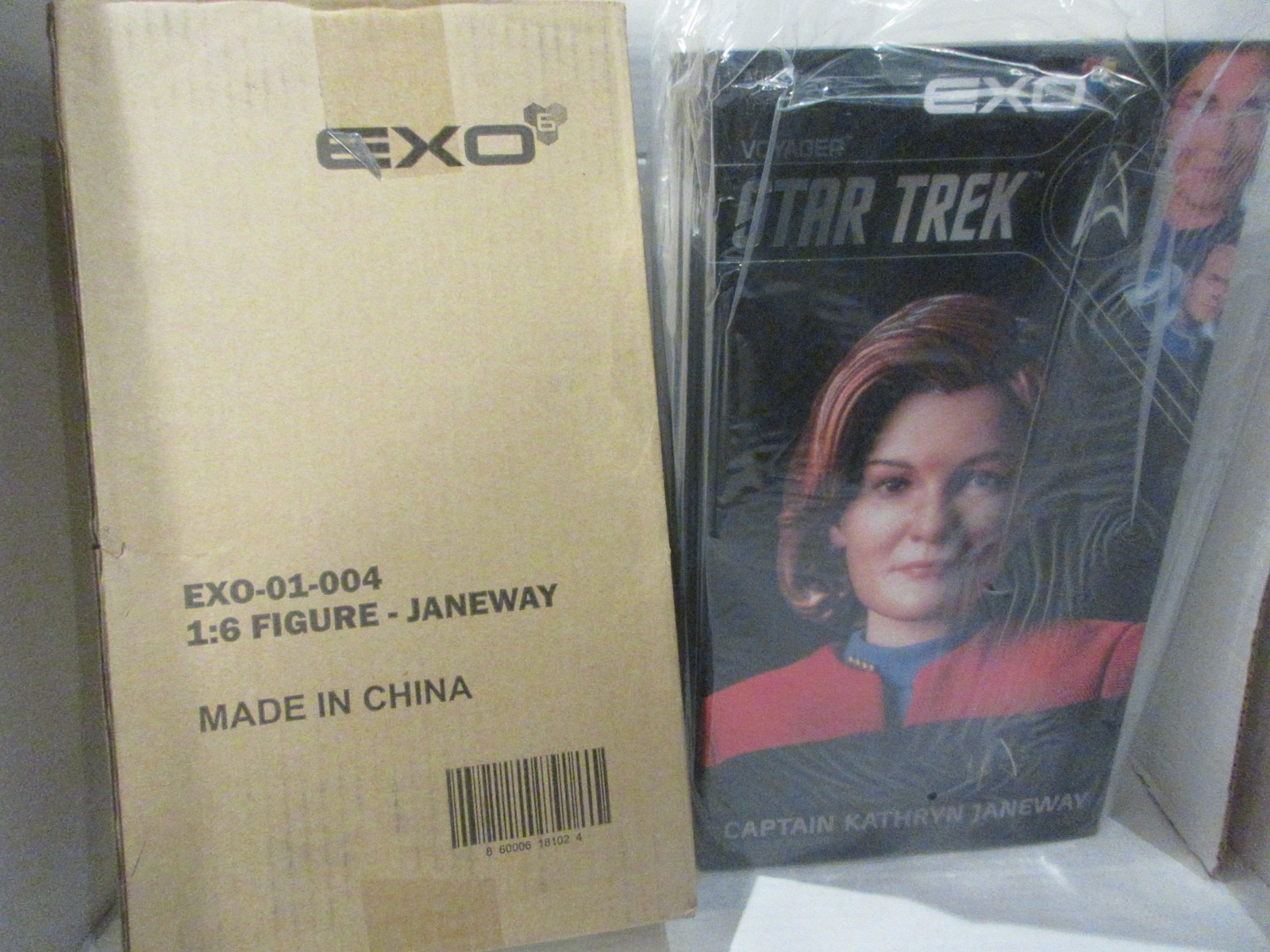 EXO-6 Star Trek Voyager Captain Kathryn Janeway 1/6 Scale Mulgrew $269 EXO-6 Star Trek Voyager Captain Kathryn Janeway 1/6 Scale Mulgrew $269