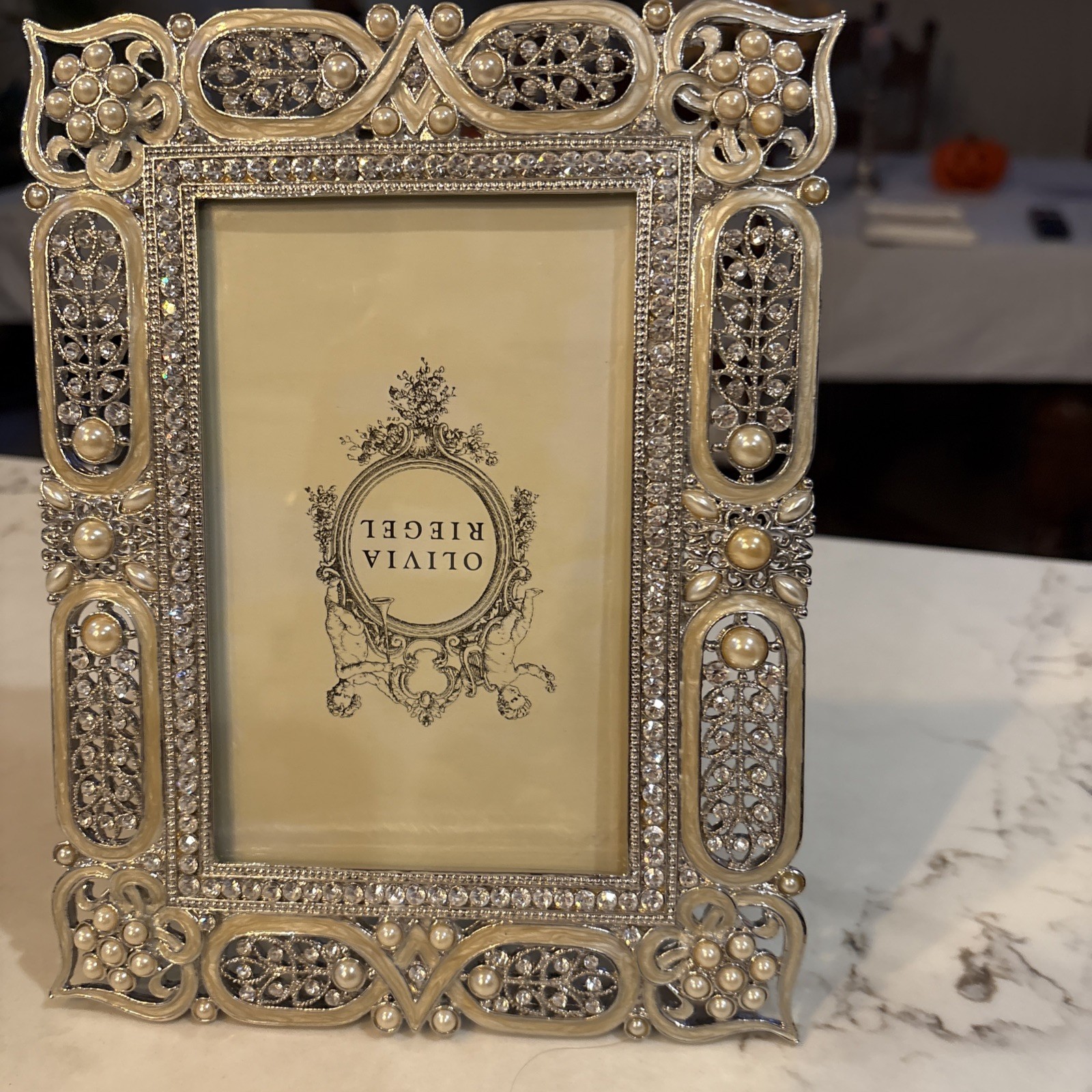 Olivia Riegel Pearl Crystal Jeweled Silver Tone Picture Frame 6 x 8” For 4 x 6” Olivia Riegel Pearl Crystal Jeweled Silver Tone Picture Frame 6 x 8” For 4 x 6”
