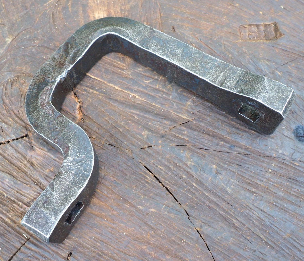 UNUSUAL 4.7LB FORGED VISE MOUNTED STAKE / HARDY HOLDER TINSMITH BLACKSMITH ANVIL UNUSUAL 4.7LB FORGED VISE MOUNTED STAKE / HARDY HOLDER TINSMITH BLACKSMITH ANVIL