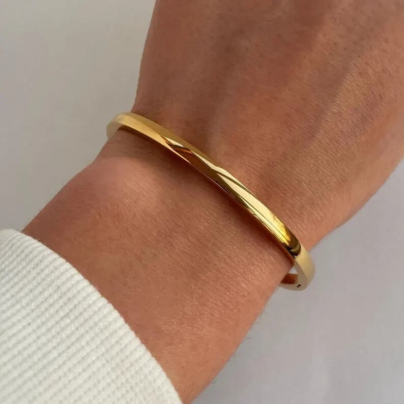 18K Yellow Gold Over Thin Click Non Tarnish Oval Bangle Bracelet Width: 4mm/7.5\