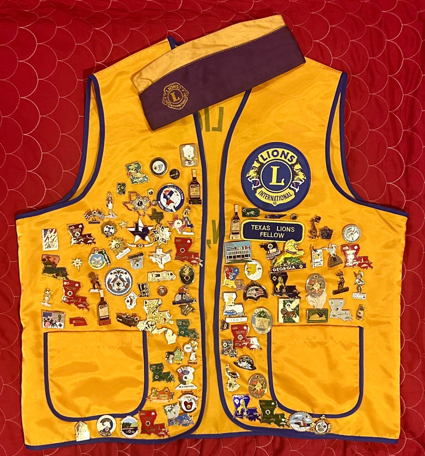 Vintage Lions Club International Vest 2XL w/ 90+ Pins L Garrison Hat 70s-80s TX
