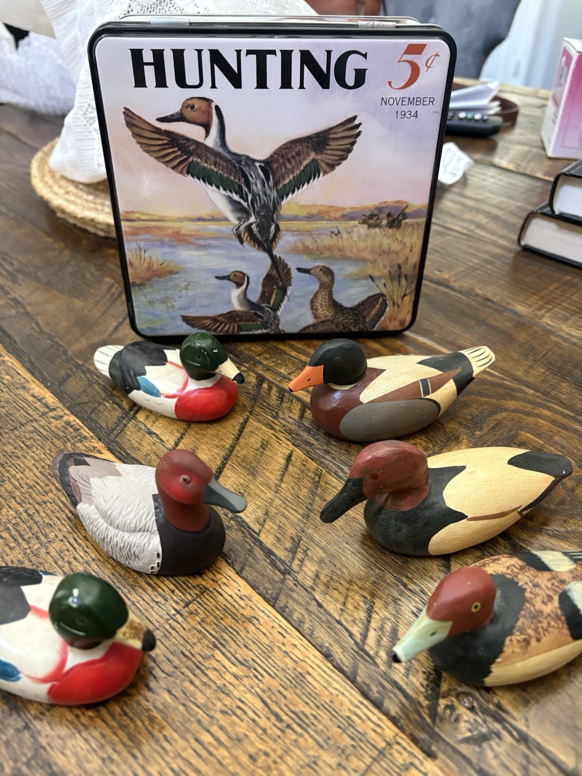 Set A Six Vintage Ducks Ceramic And Wood With Vintage Tin Set A Six Vintage Ducks Ceramic And Wood With Vintage Tin