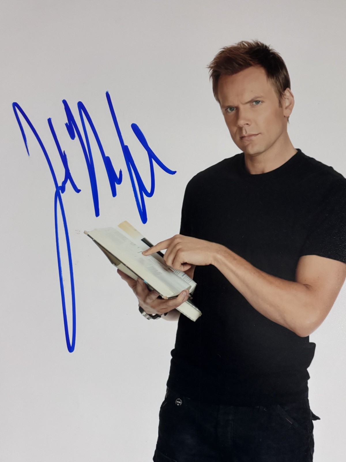 Joel McHale Signed 8x10  