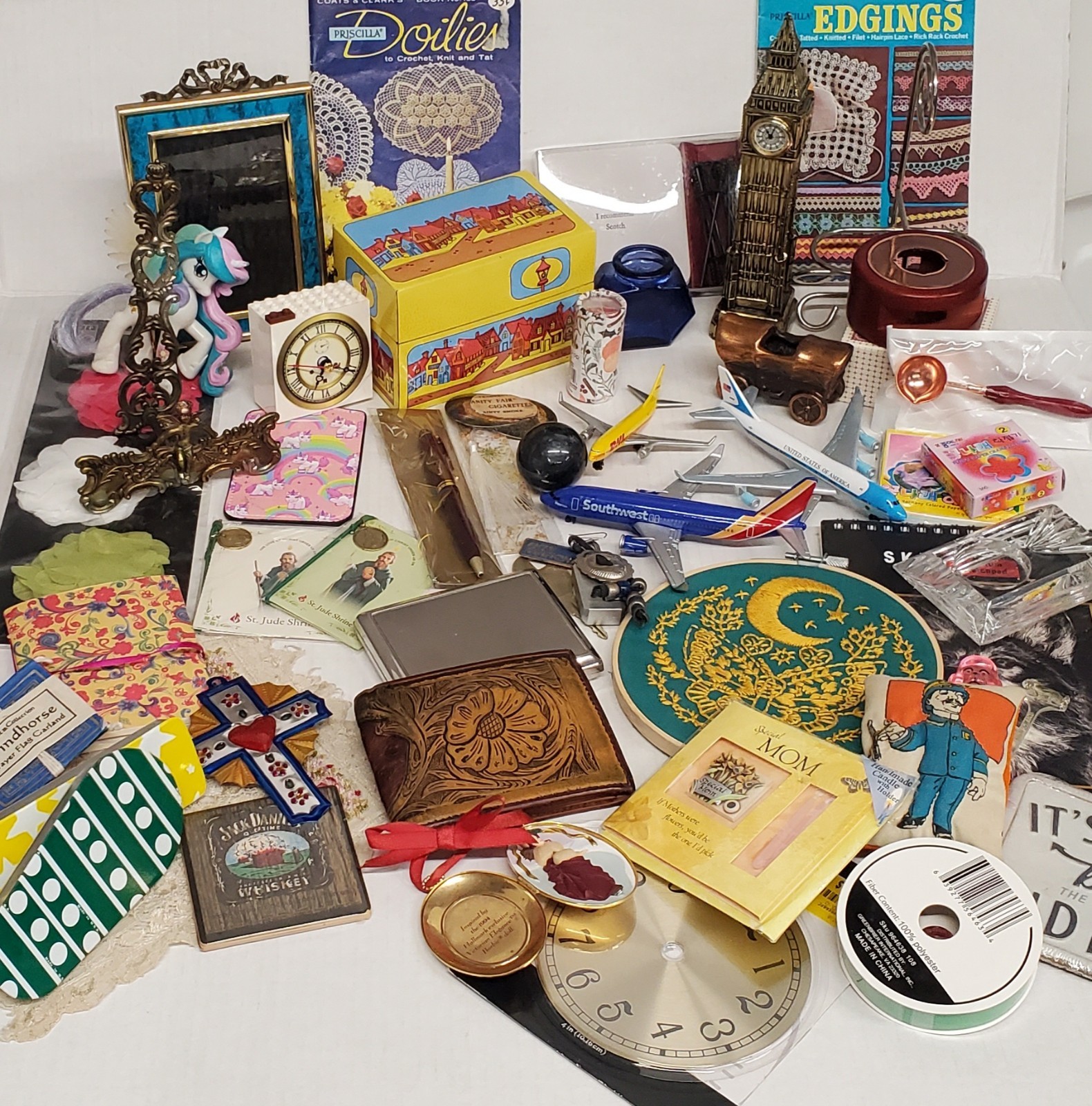 LARGE LOT- Vintage Collectibles-Junk Drawer Clean-Out-Vintage Gifts-Curios LARGE LOT- Vintage Collectibles-Junk Drawer Clean-Out-Vintage Gifts-Curios