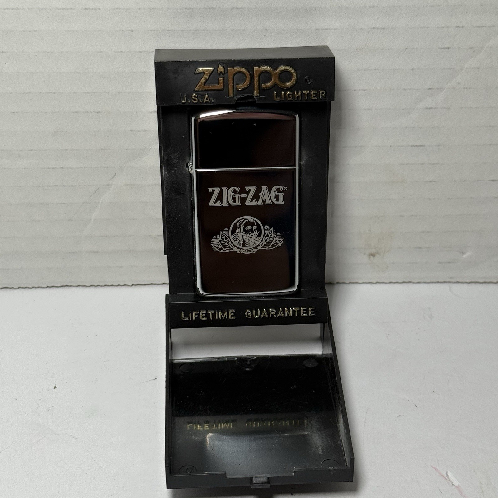 Vintage 1998 Zig-Zag Rolling Papers Zippo Lighter C XIV Silver Plastic Case
