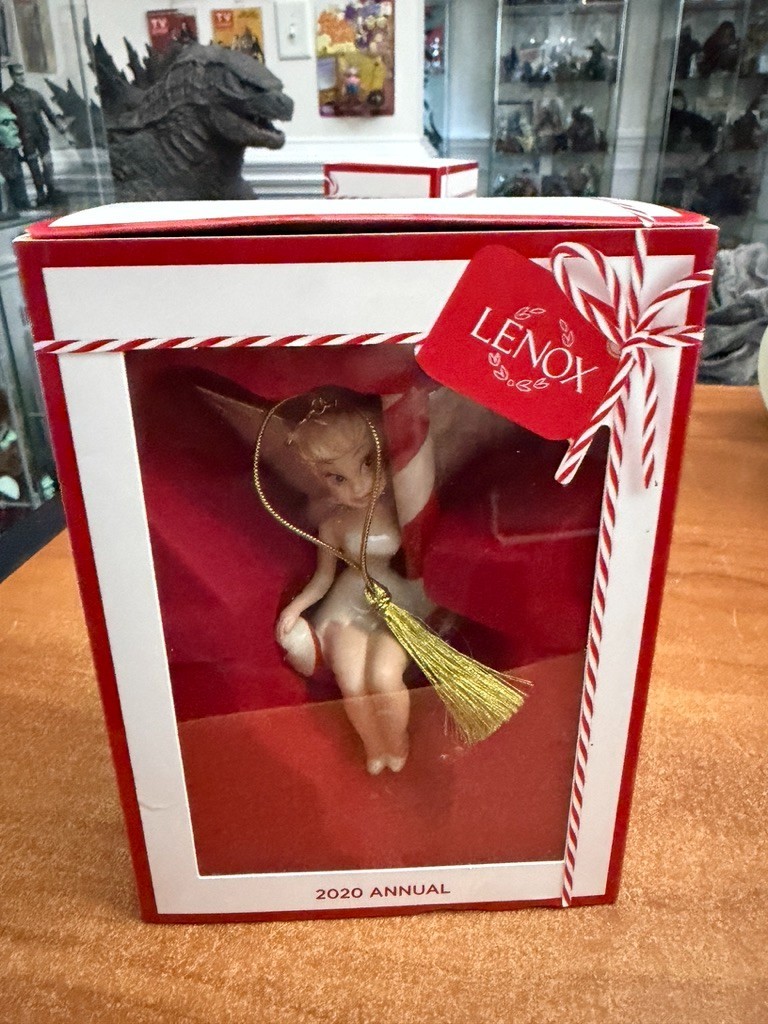 LENOX TINKER BELL SITTING SWEETLY -- Disney 2020 annual ornament --- NEW in BOX LENOX TINKER BELL SITTING SWEETLY -- Disney 2020 annual ornament --- NEW in BOX