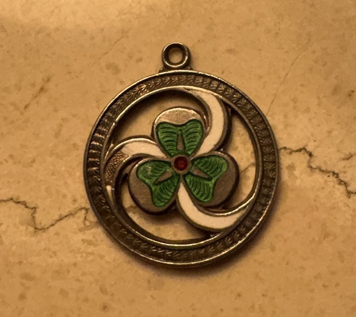 ANTIQUE STERLING SILVER & ENAMEL SHAMROCK GIRL GUIDES THANKS PENDANT HALLMARKED ANTIQUE STERLING SILVER & ENAMEL SHAMROCK GIRL GUIDES THANKS PENDANT HALLMARKED
