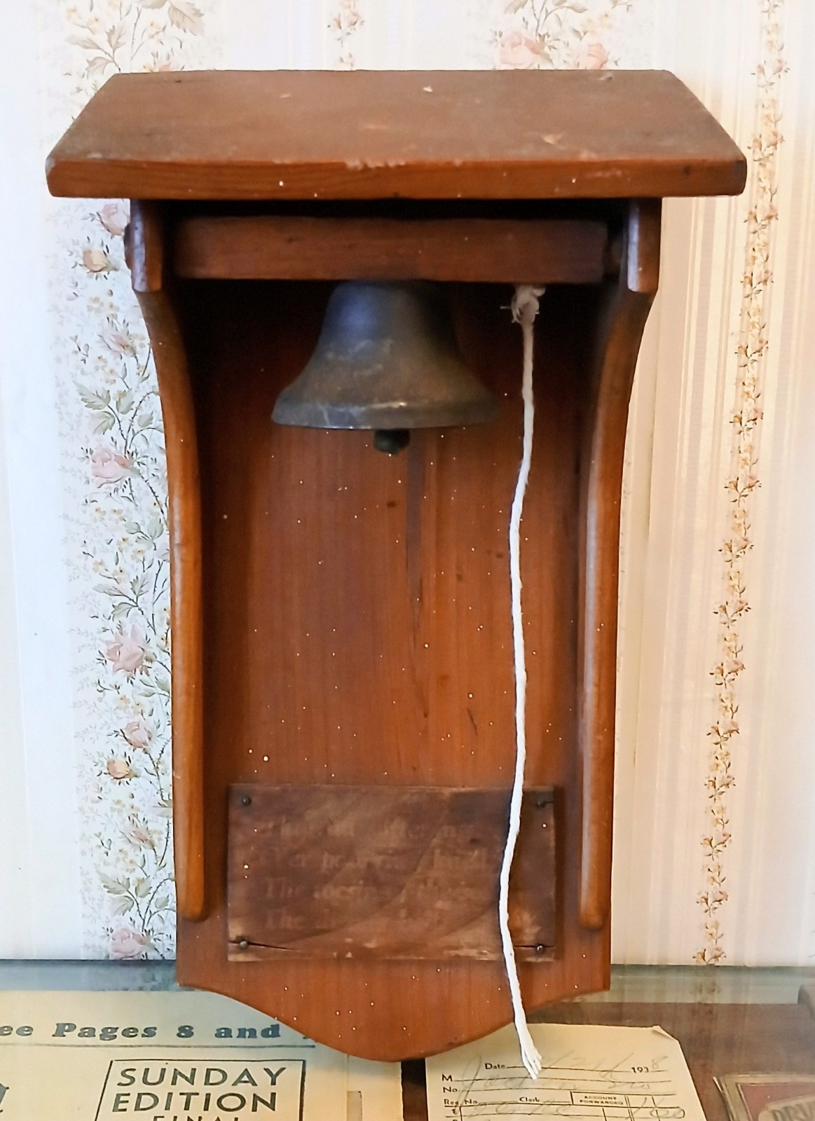 Antique Mission Oak Arts & Crafts Hanging Dinner Bell Jamestown Byron Poem 1910 Antique Mission Oak Arts & Crafts Hanging Dinner Bell Jamestown Byron Poem 1910