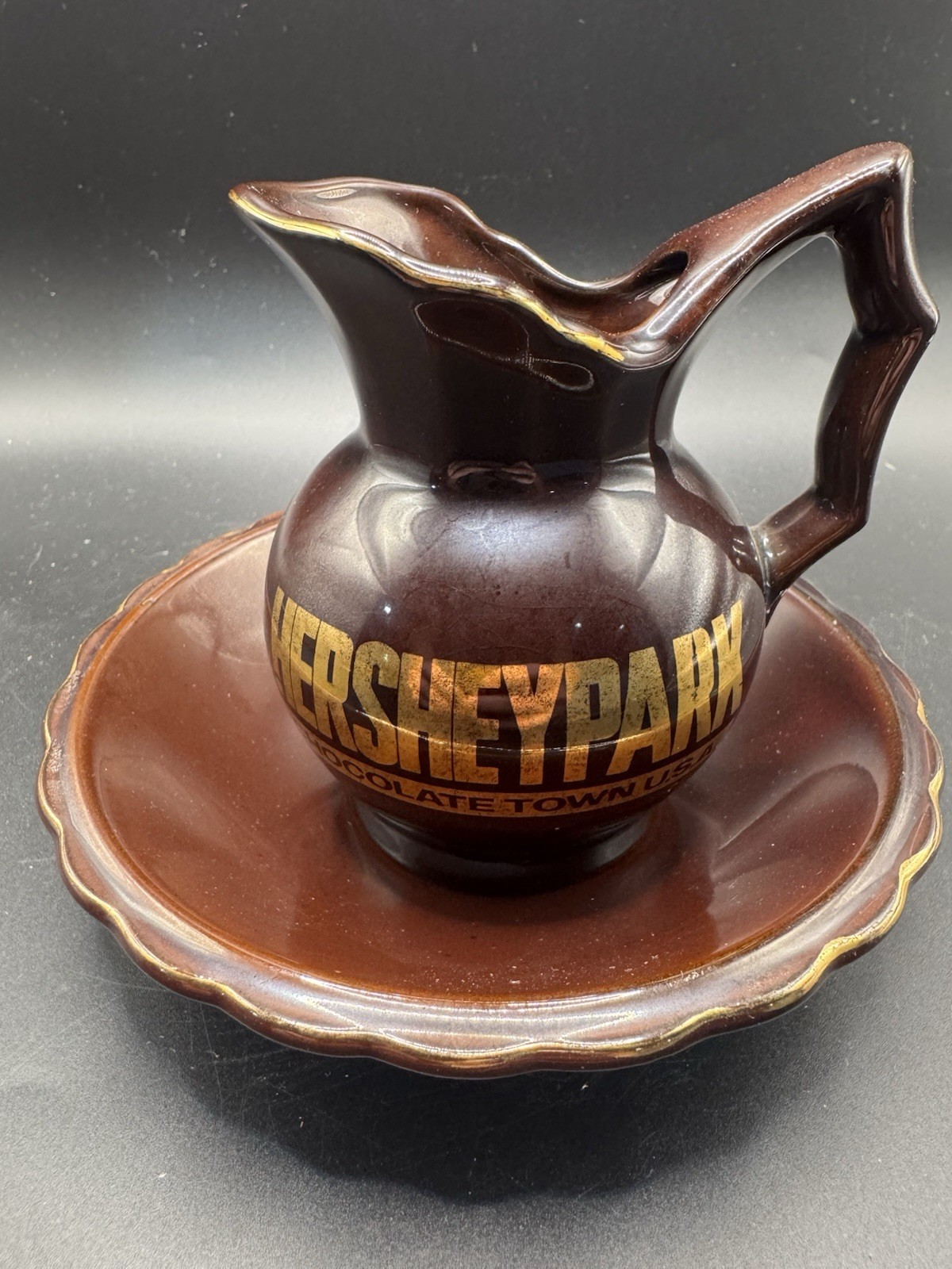 Vintage 1980’s Hersheypark Chocolate Town USA Pitcher & Basin Set Hershey, PA Vintage 1980’s Hersheypark Chocolate Town USA Pitcher & Basin Set Hershey, PA