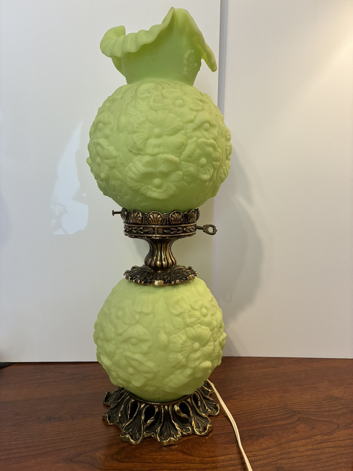 Fenton Vintage Lime Green Uranium Glass Poppy Gone with the Wind Lamp 24\ Fenton Vintage Lime Green Uranium Glass Poppy Gone with the Wind Lamp 24\