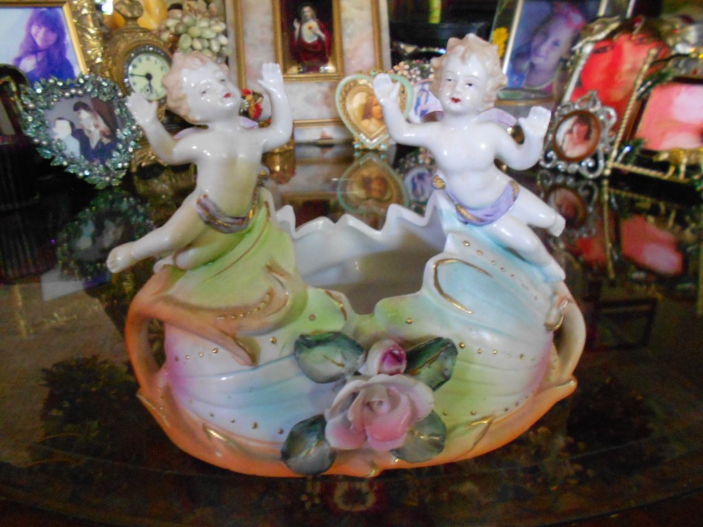 Older Amphora Lady and Angels on Open Flower Centerpiece