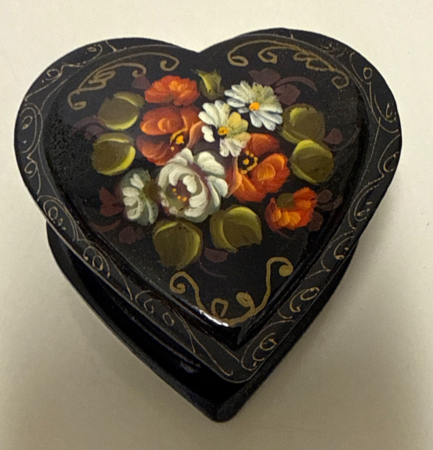 VTG Black Lacquer Russian Hand-painted Floral Hinged Heart-Shaped Trinket Box