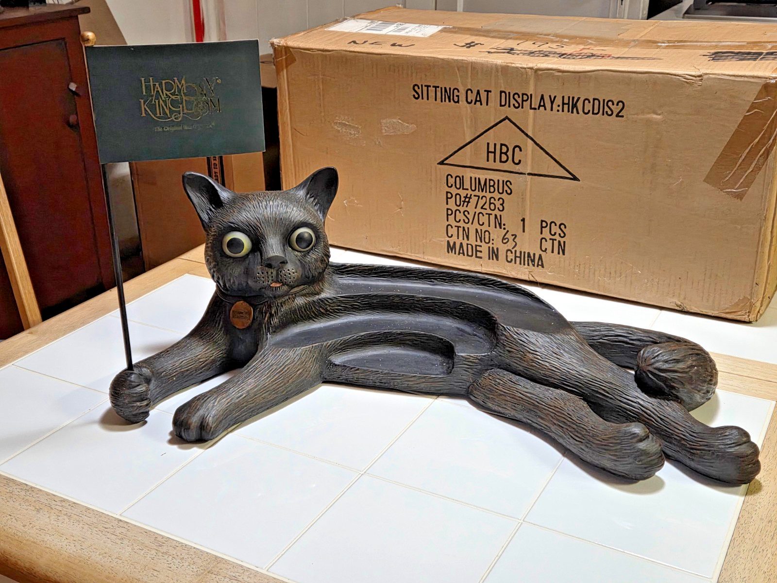 Harmony Kingdom Sitting BLACK CAT Display Rack With Flag RETIRED RARE NIB Harmony Kingdom Sitting BLACK CAT Display Rack With Flag RETIRED RARE NIB