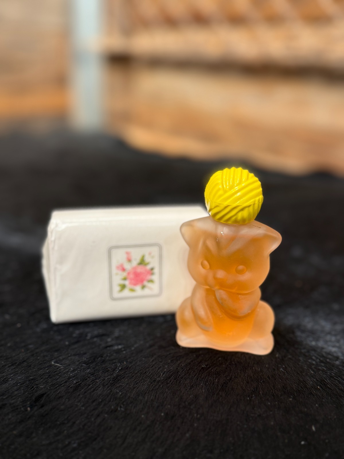 Vintage Avon Frisky Friends Roses Roses Cologne Cat Kitten Bottle Perfumed Soap