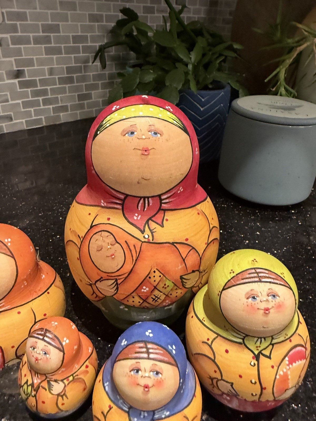 Vintage Russian Nesting Dolls 18 Pieces (note one missing bottom)
