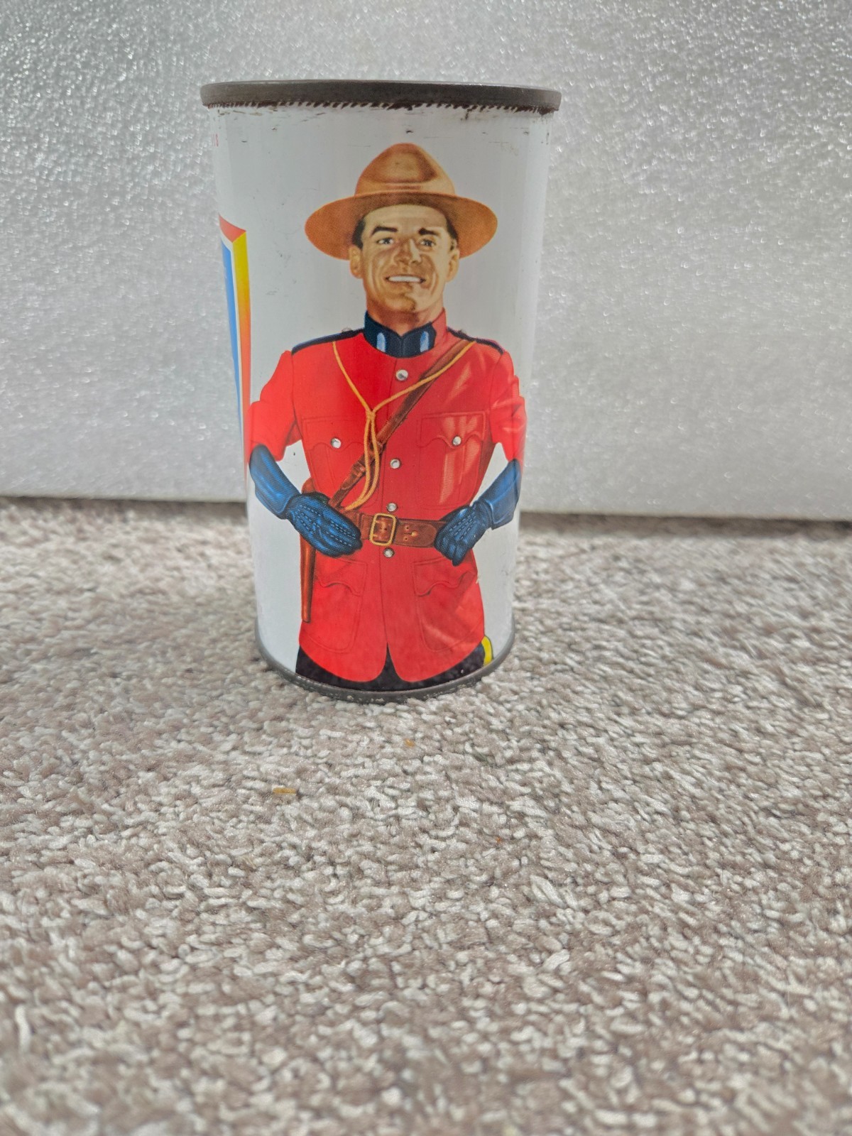 Vintage Drewrys Extra Dry Mounty South Bend Indiana Flat Top Beer Can Vintage Drewrys Extra Dry Mounty South Bend Indiana Flat Top Beer Can