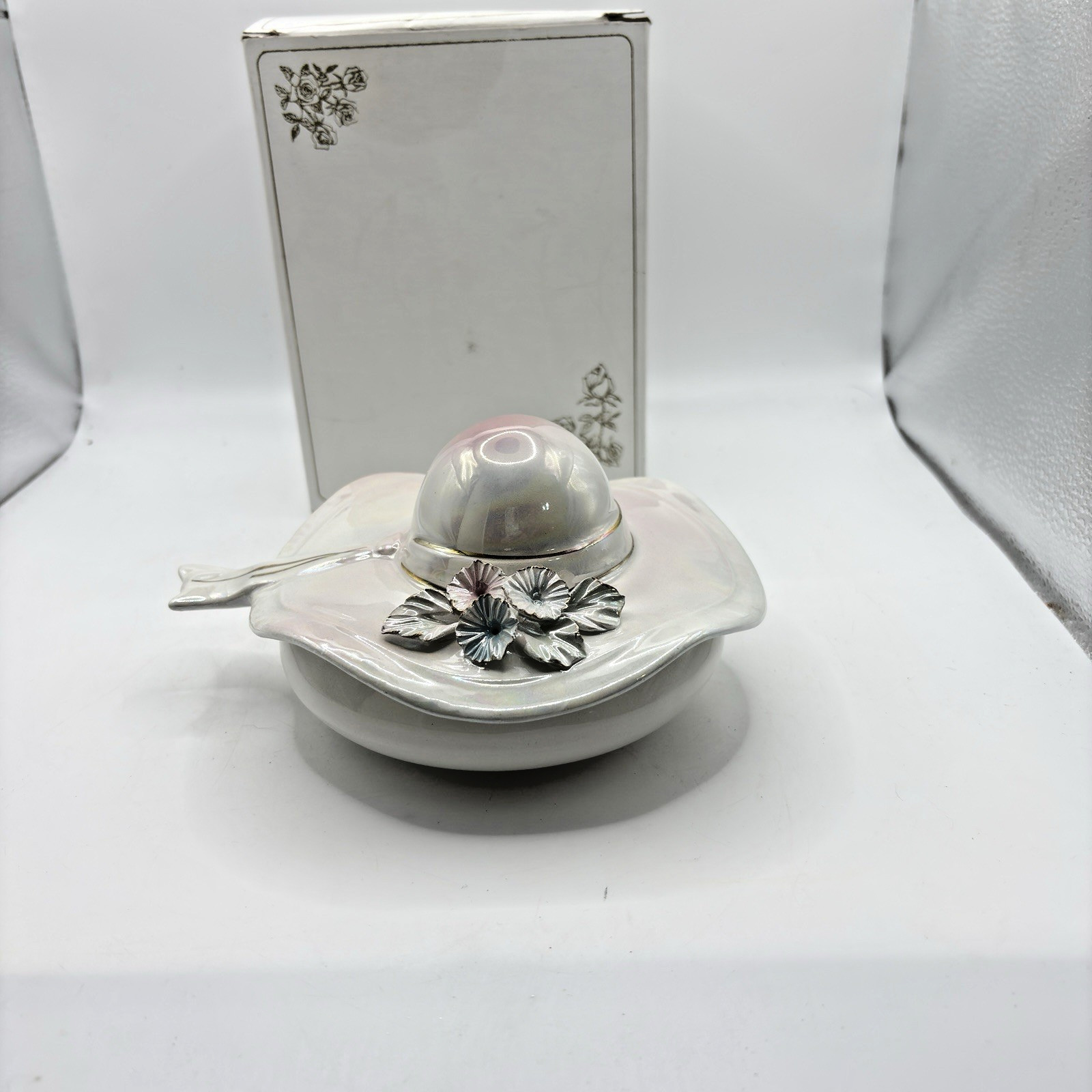 Vintage Capodmonte Hat Shaped Trinket Box Creazioni Minervini Italy Opalescent Vintage Capodmonte Hat Shaped Trinket Box Creazioni Minervini Italy Opalescent