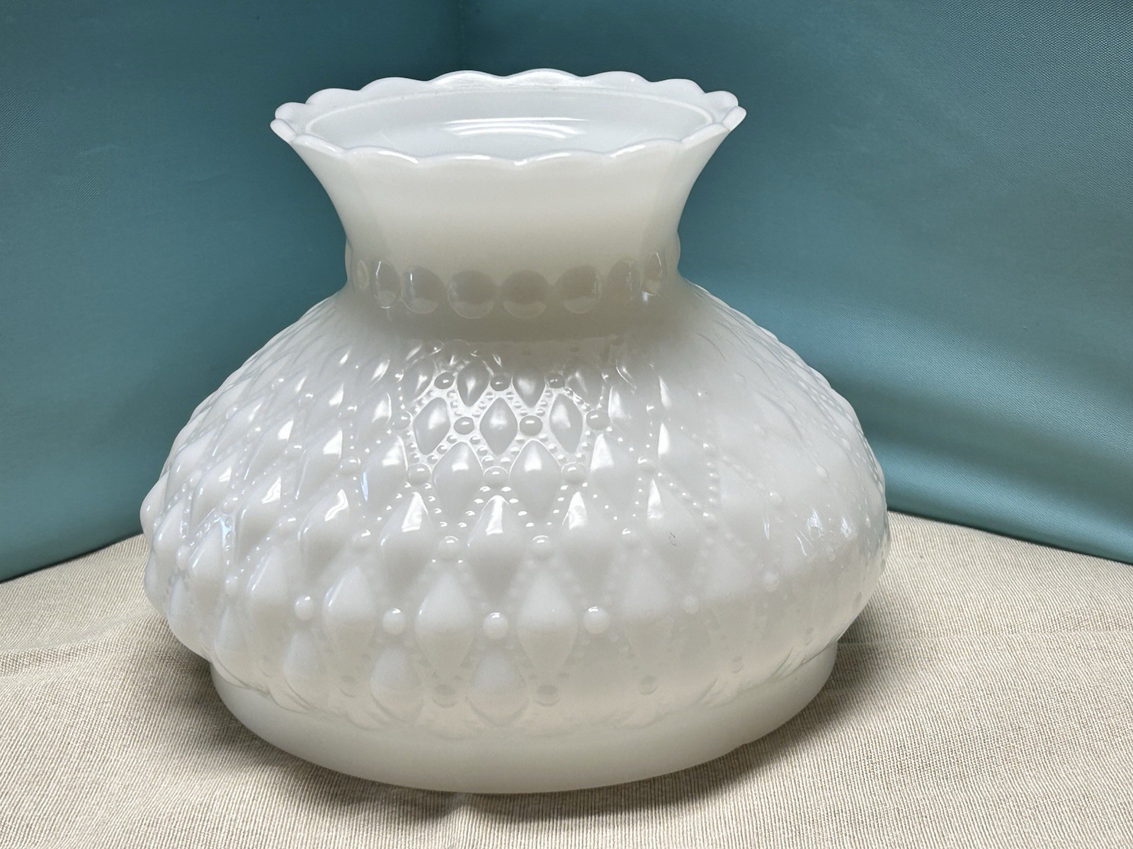 VINTAGE WHITE MILK GLASS DIAMOND QUILTED STUDENT FITTER HURRICANE LAMP SHADE VINTAGE WHITE MILK GLASS DIAMOND QUILTED STUDENT FITTER HURRICANE LAMP SHADE