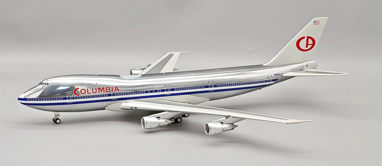 COLUMBIA Boeing 747-100 Airport 75 with stand B-741-AIRPORT75-50-P 1:200
